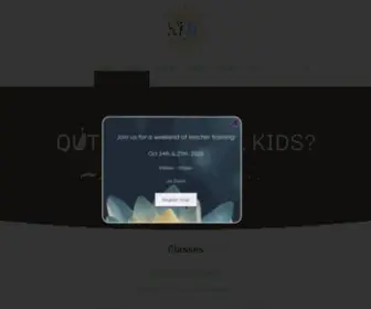 Clubkidsyoga.com(Giving Your Child the Gift of Yoga) Screenshot