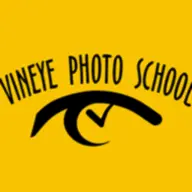 Vineyephotoschool.com Logo